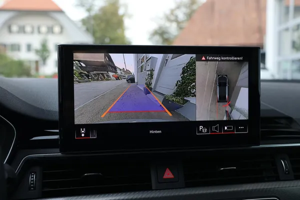 Car image 26