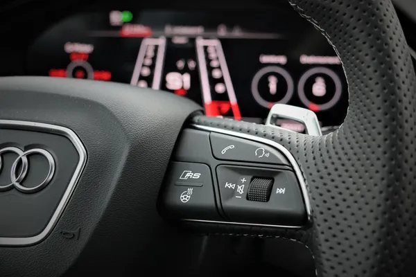 Car image 35