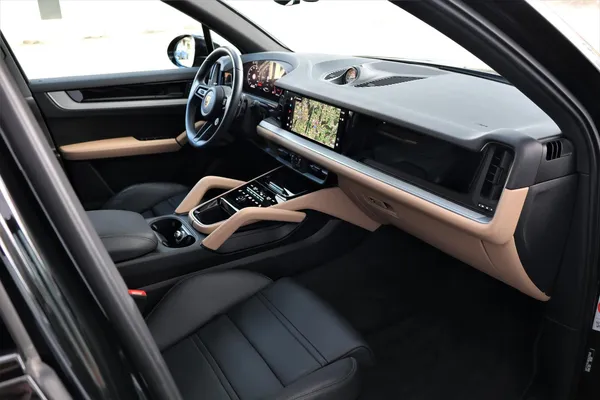 Car image 21