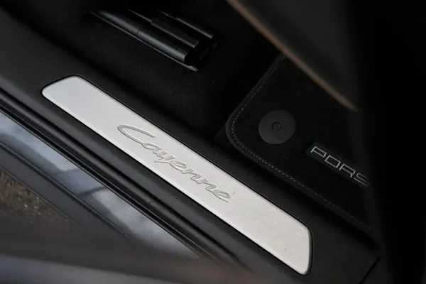 Car image 23
