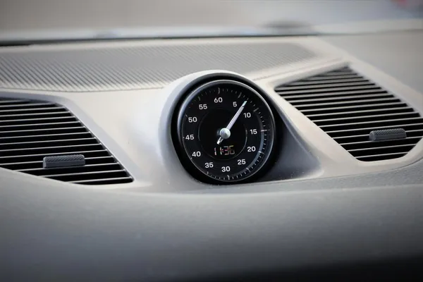 Car image 32