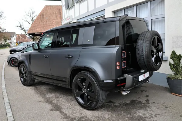 Car image 8
