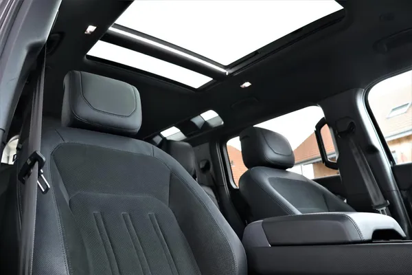 Car image 21