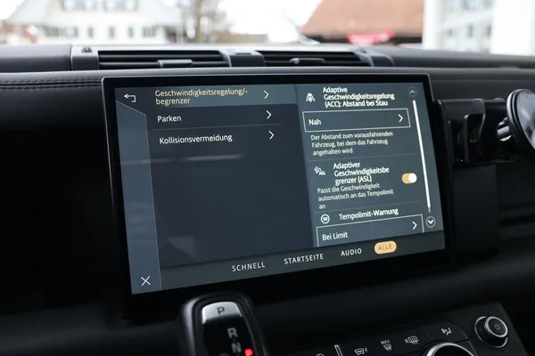 Car image 28