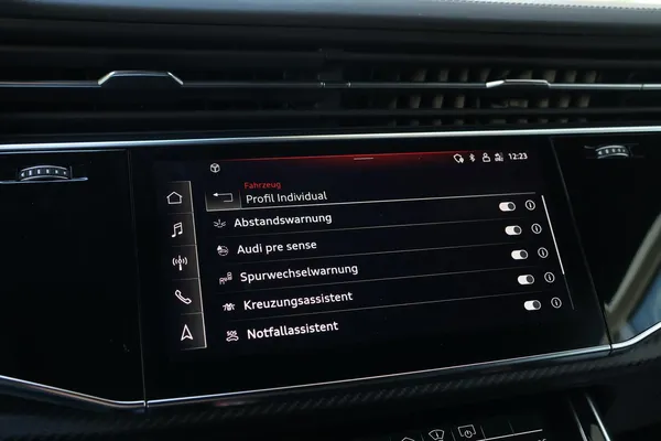 Car image 29
