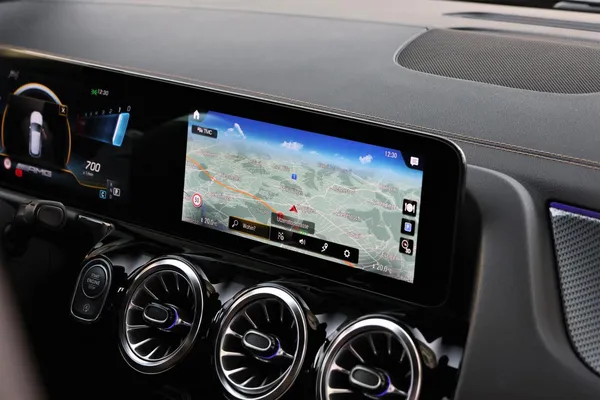 Car image 22