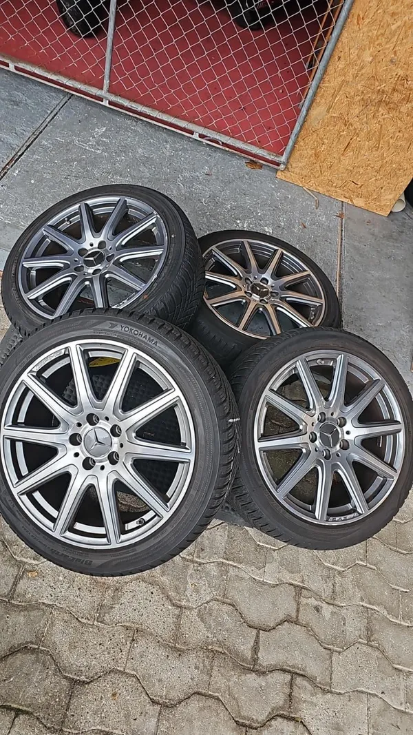 Car image 28