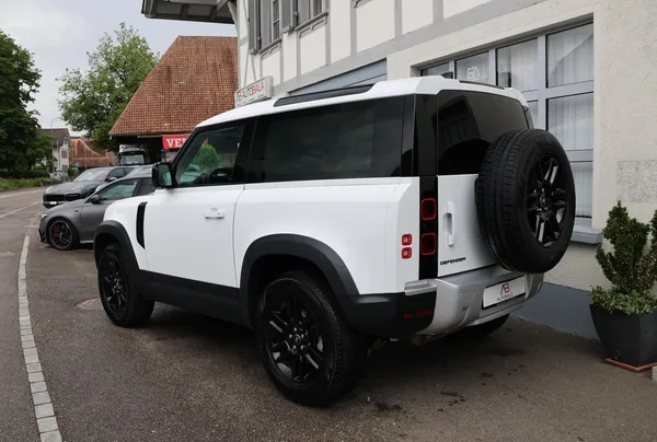 Car image 7