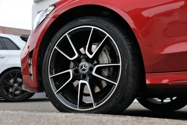Car image 9