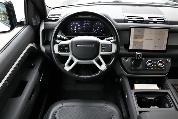 Car image 11