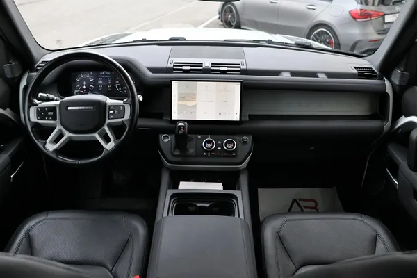 Car image 13