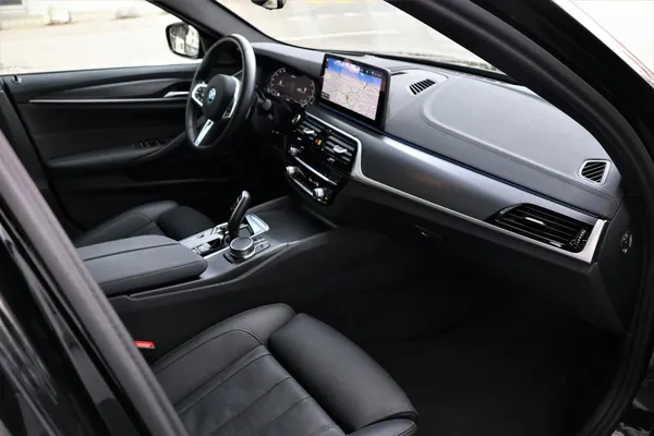 Car image 22