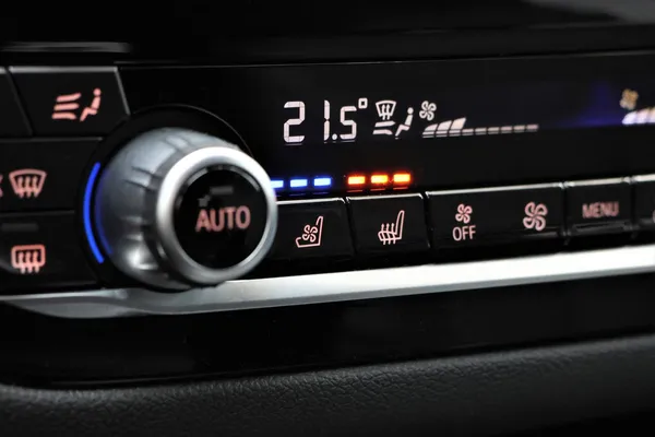 Car image 32