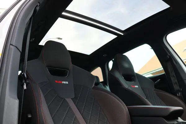 Car image 25