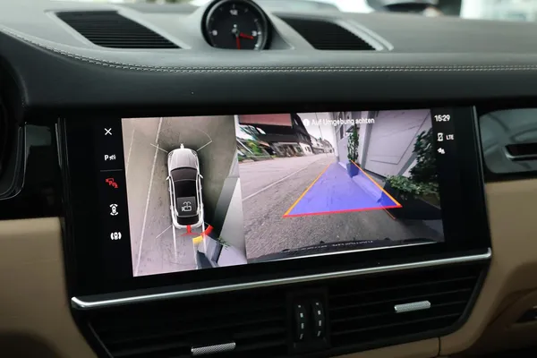 Car image 25