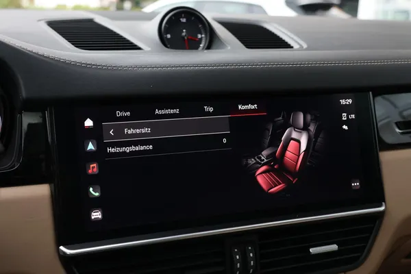 Car image 29