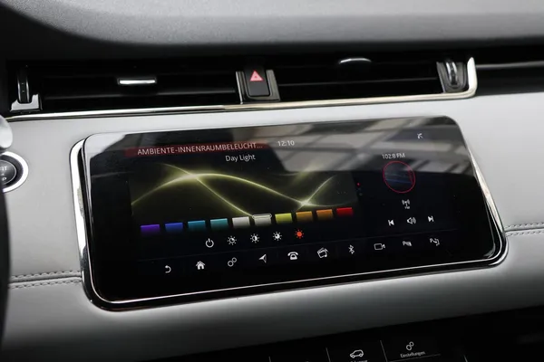 Car image 26