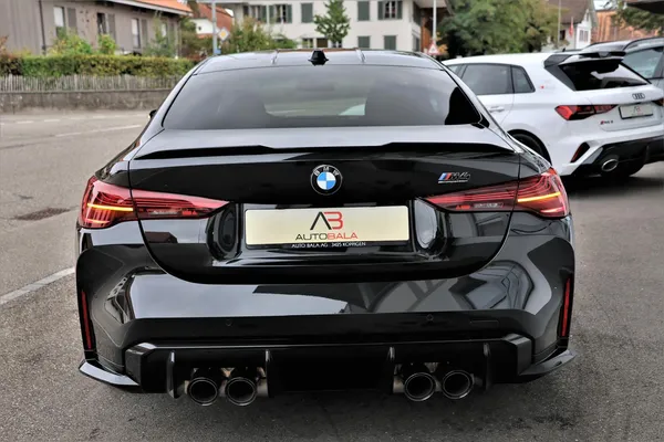 Car image 10