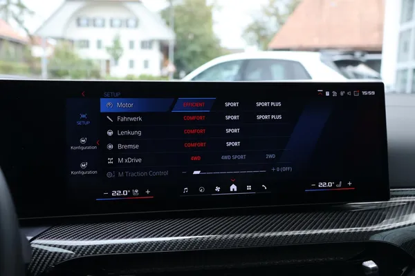 Car image 30