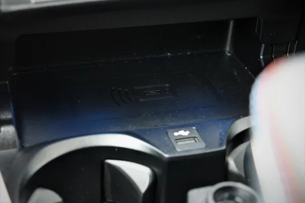Car image 34