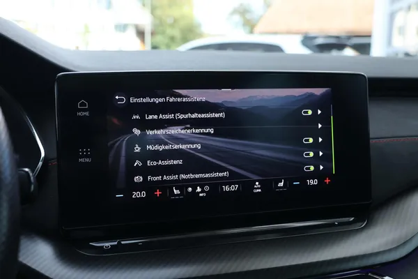 Car image 28