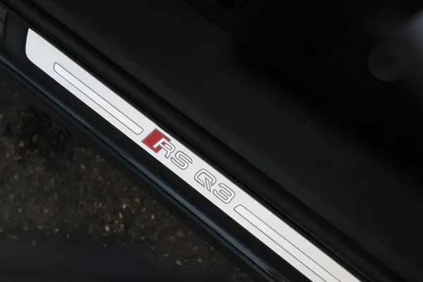 Car image 22
