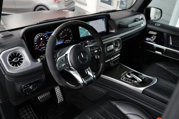Car image 12