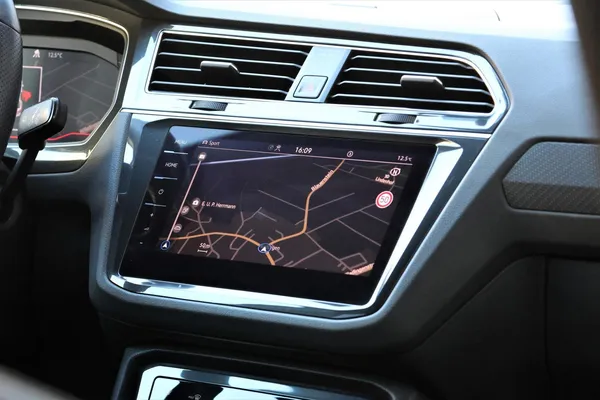 Car image 22