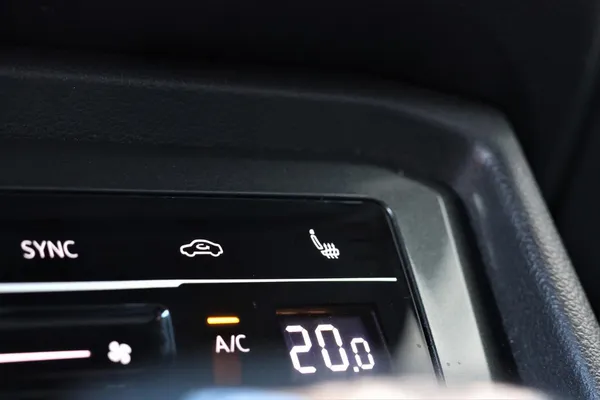 Car image 29