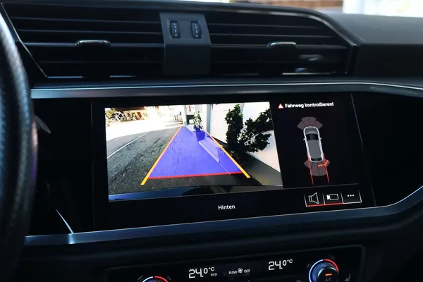 Car image 24