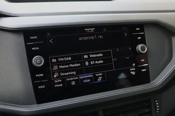 Car image 23