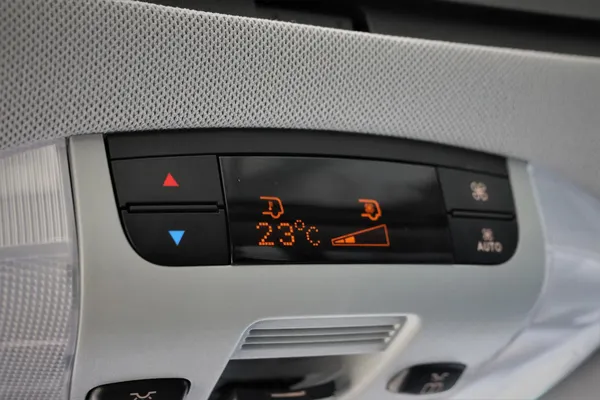 Car image 28
