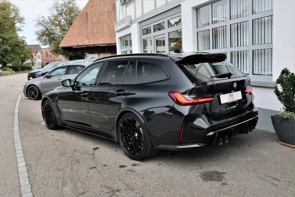 Car image 8