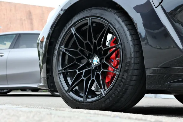 Car image 9