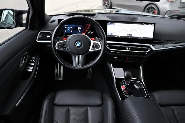 Car image 16