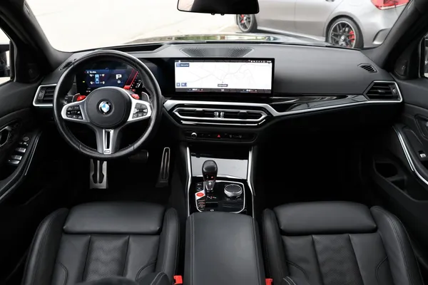 Car image 18