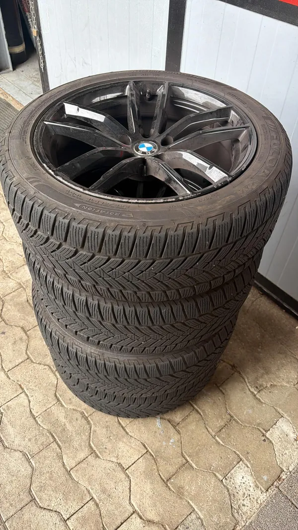 Car image 28