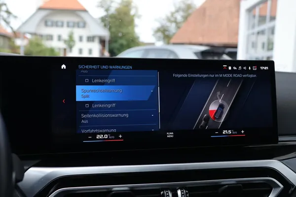 Car image 28