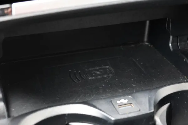 Car image 32
