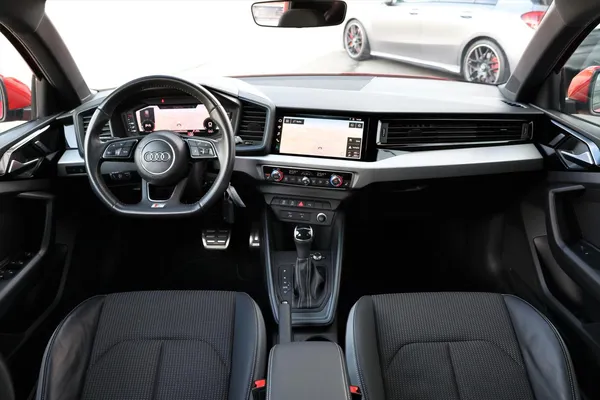 Car image 16