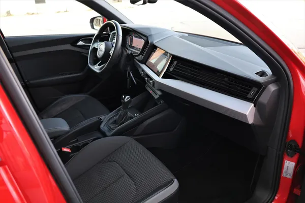 Car image 20