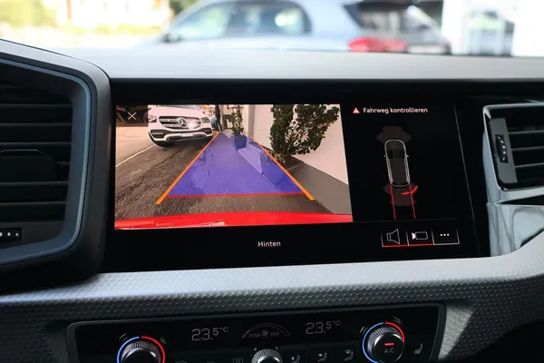 Car image 24