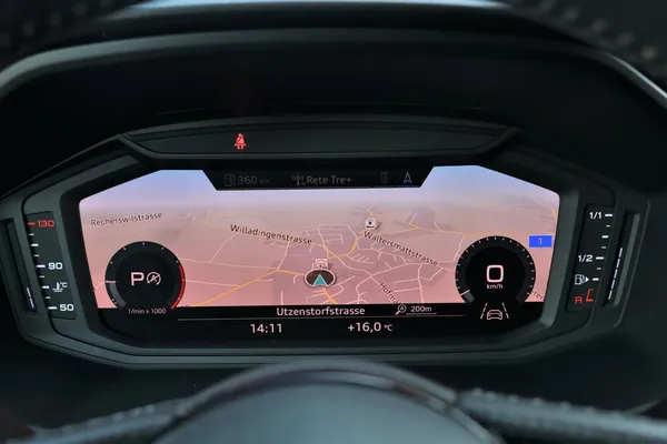 Car image 26
