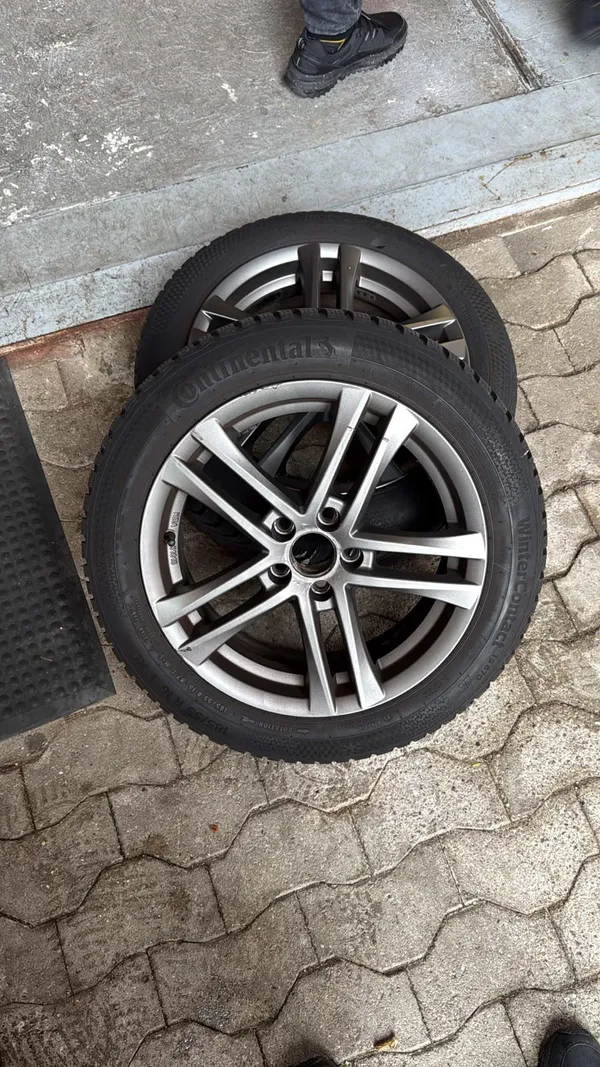 Car image 28