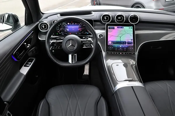 Car image 16