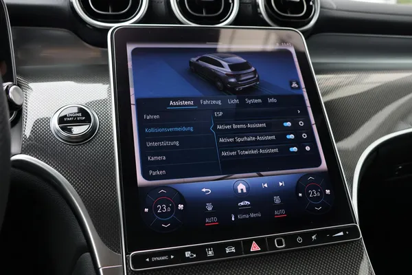 Car image 30