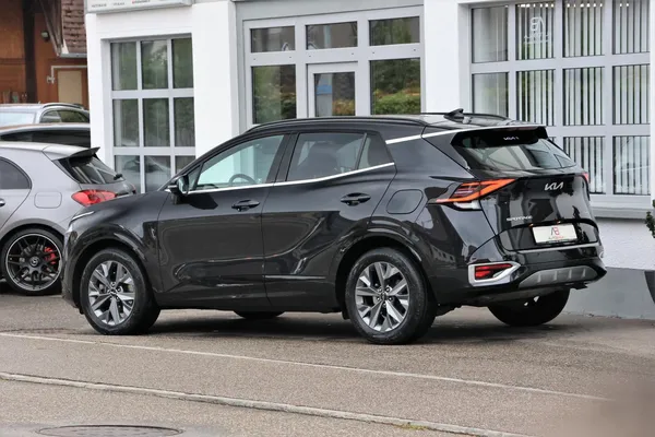 Car image 5