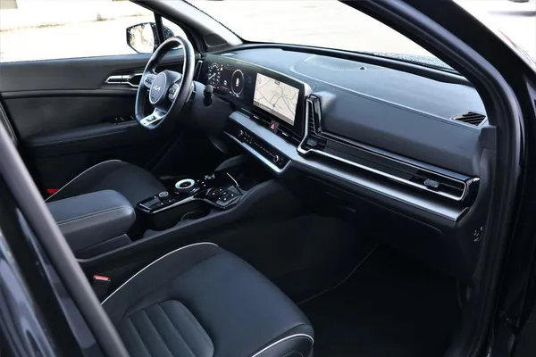 Car image 22