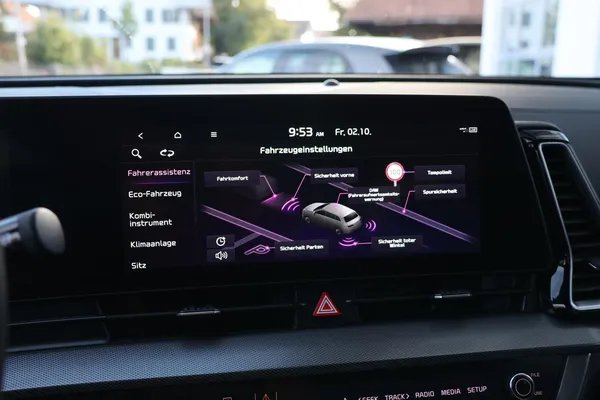 Car image 26