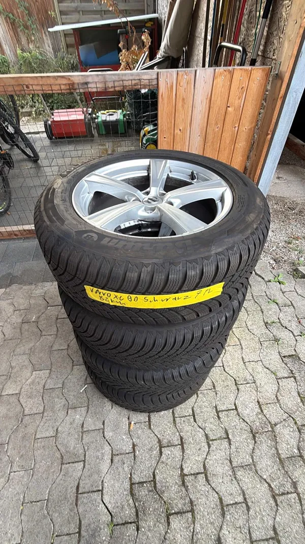 Car image 26